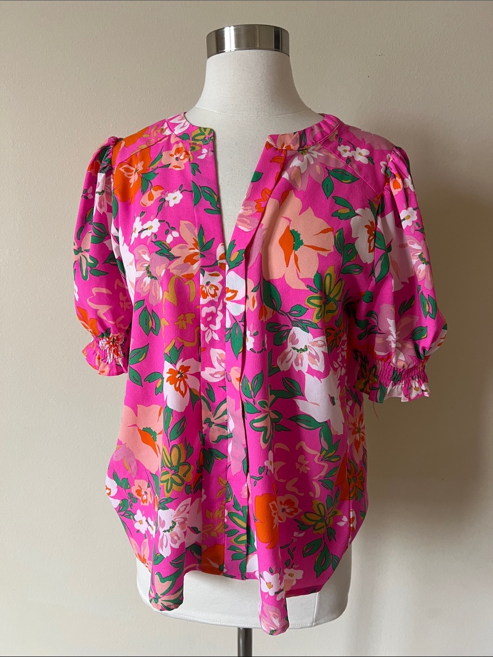JODIFL Hot Pink Floral Split-Neck Puff Sleeve Blouse